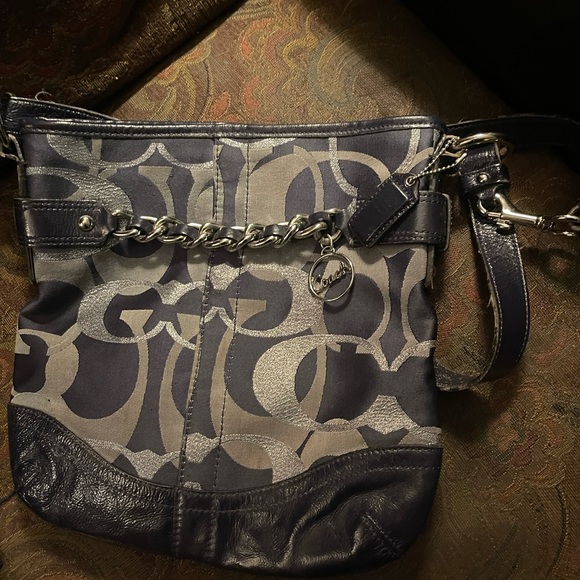 Coach F19820 Navy/silver shoulder bag signature design - Picture 3 of 8